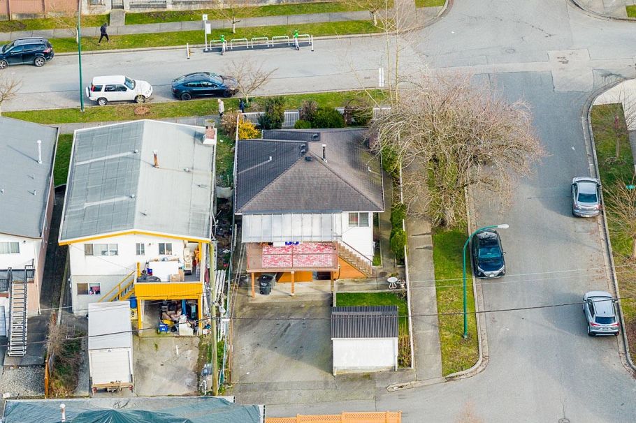 3895 Windermere Street Vancouver, BC - 27