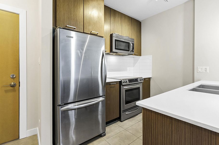 302 2321 Scotia Street Vancouver, BC - 6