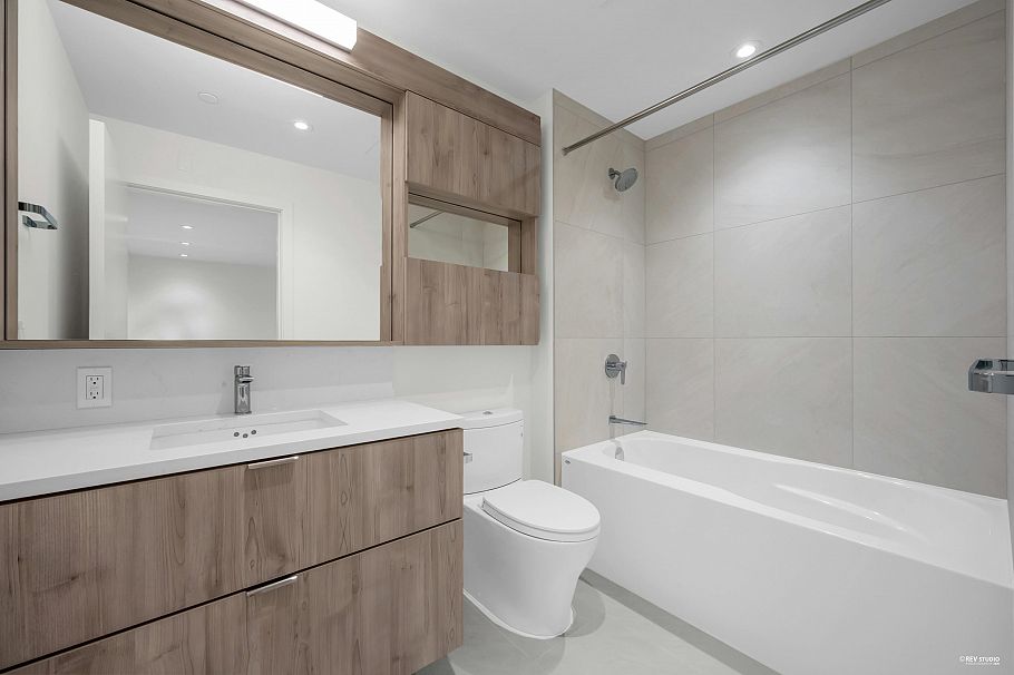 320 755 Harbourside Drive North Vancouver, BC - 6