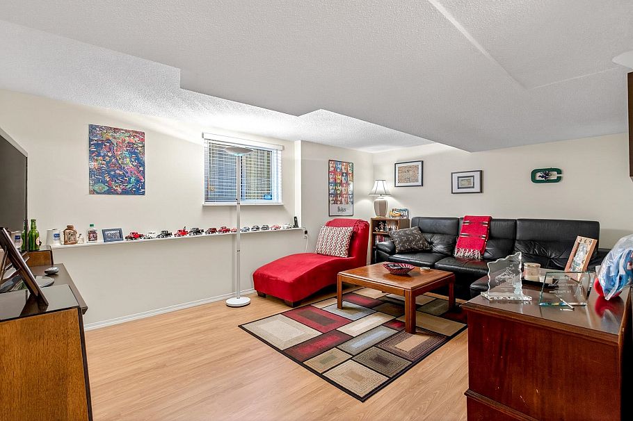 3494 Oxford Street Vancouver, BC - 30