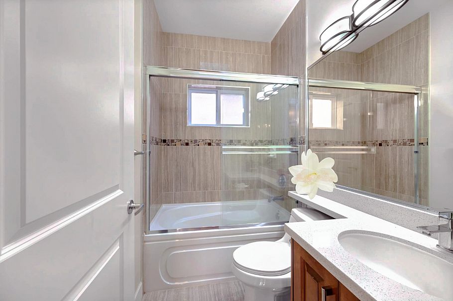 2643 E 8th Avenue Vancouver, BC - 24