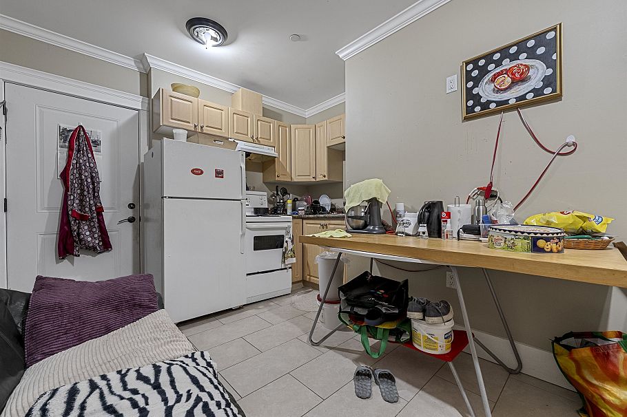 136 E 59th Avenue Vancouver, BC - 37