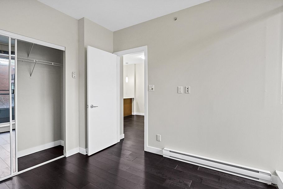 302 2321 Scotia Street Vancouver, BC - 16