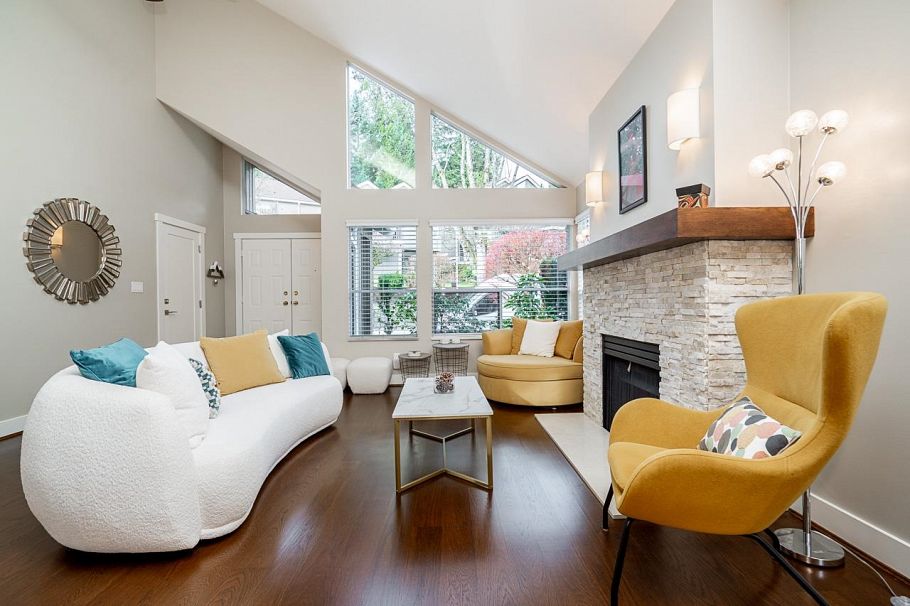 22 4055 Indian River Drive North Vancouver, BC - 1