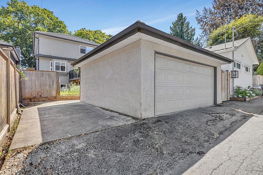 3333 W 29th Avenue Vancouver, BC - 34