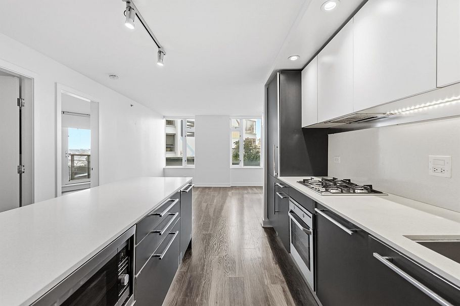 301 1762 Davie Street Vancouver, BC - 9