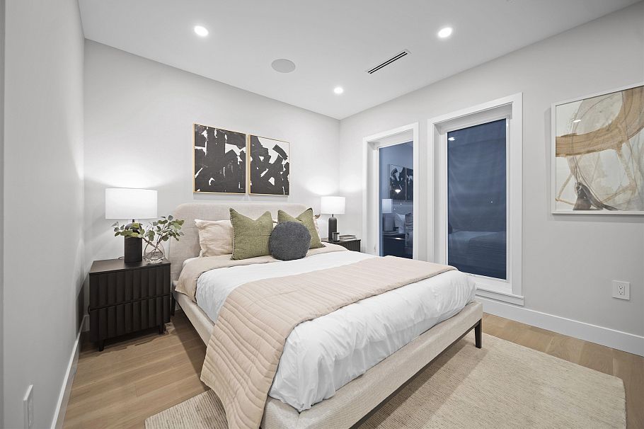 2455 W 10th Avenue Vancouver, BC - 32