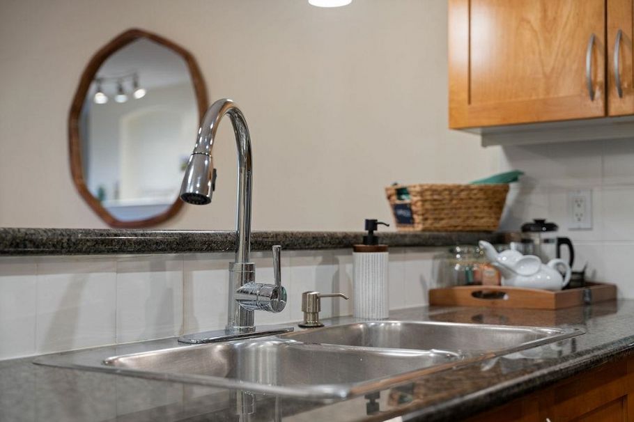 308 333 E 1st Street North Vancouver, BC - 31