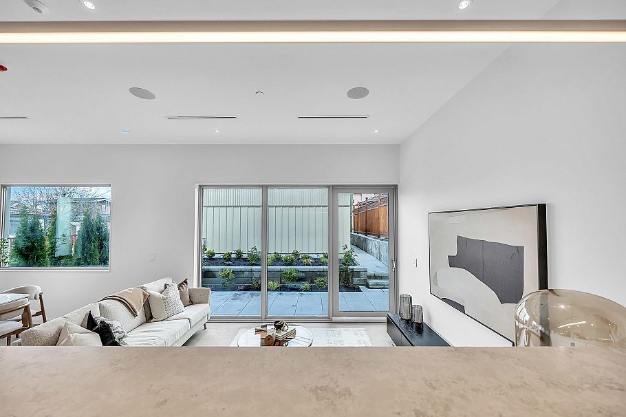 2 2915 E 5th Avenue Vancouver, BC - 9