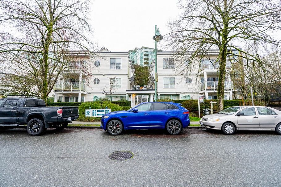 74 2733 N Kent Avenue Vancouver, BC - 4