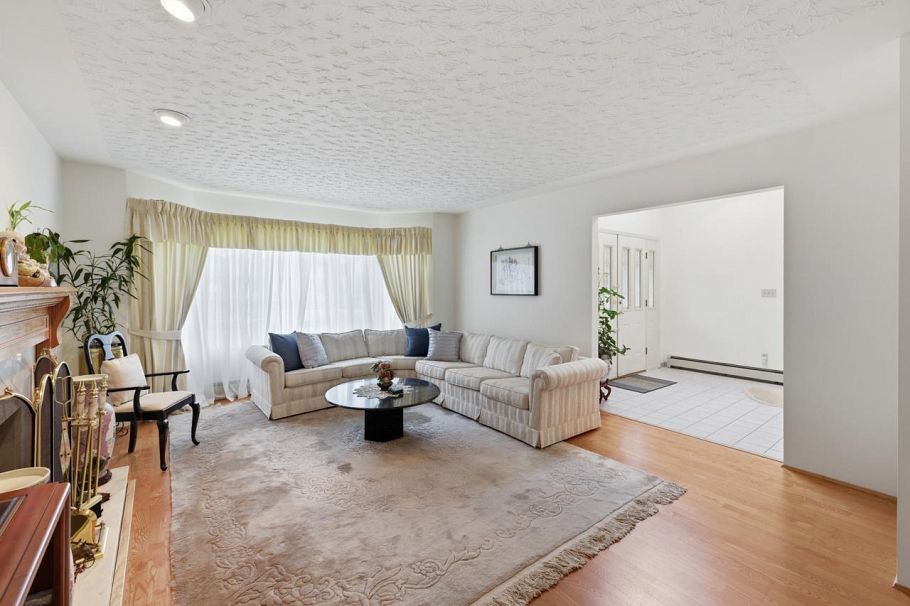 66 E 47th Avenue Vancouver, BC - 4