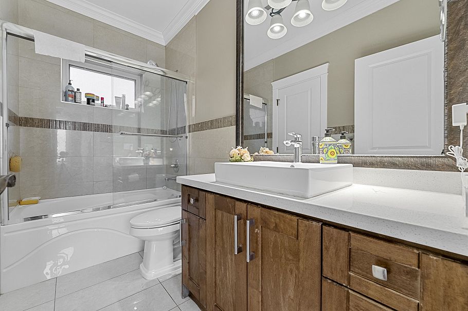 136 E 59th Avenue Vancouver, BC - 25