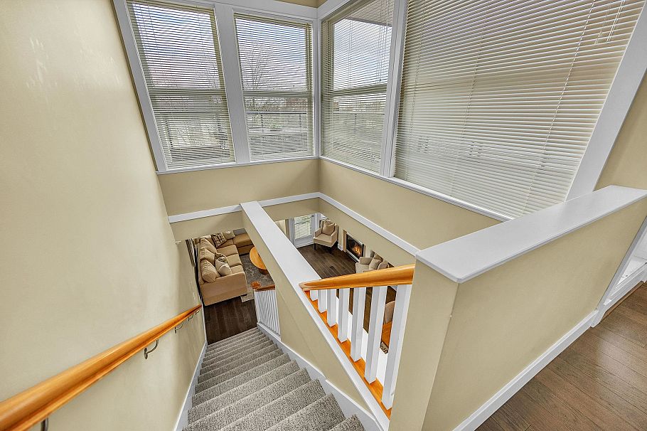 302 152 E 12th Street North Vancouver, BC - 17