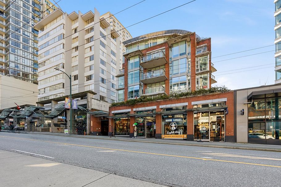 301 1762 Davie Street Vancouver, BC - 1
