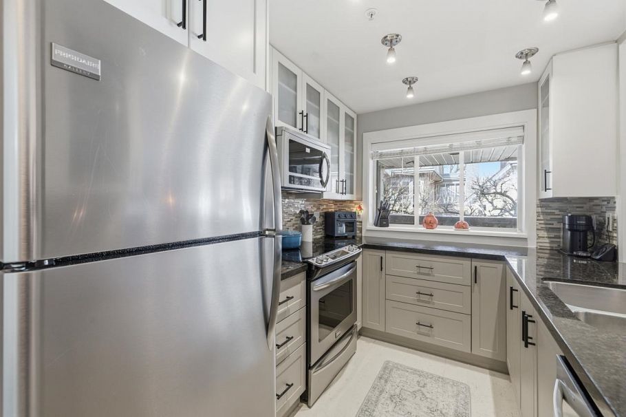 W206 639 W 14th Avenue Vancouver, BC - 12