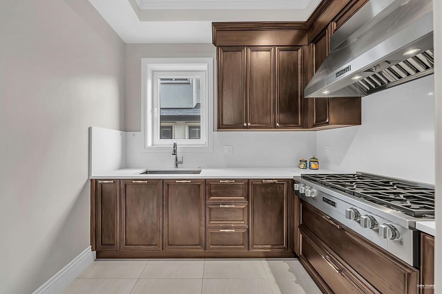 3562 W 34th Avenue Vancouver, BC - 16