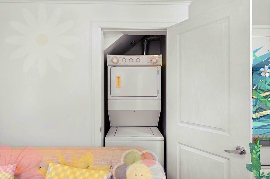 2643 E 8th Avenue Vancouver, BC - 22