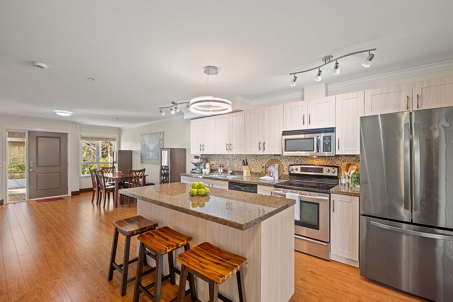 1127 St. Andrews Avenue North Vancouver, BC - 14