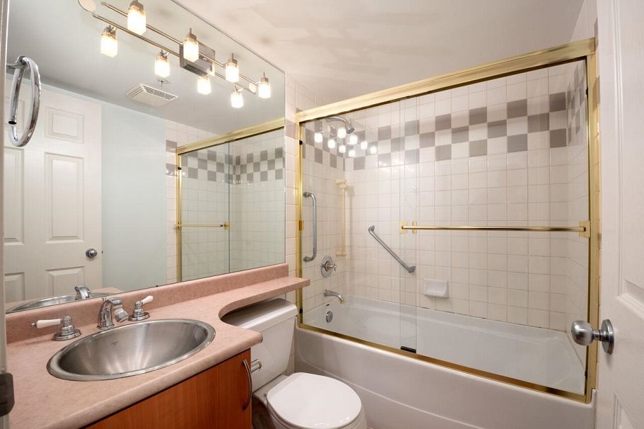 209 63 Keefer Place Vancouver, BC - 25