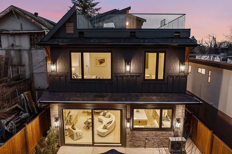 2 1841 Parker Street Vancouver, BC - 2