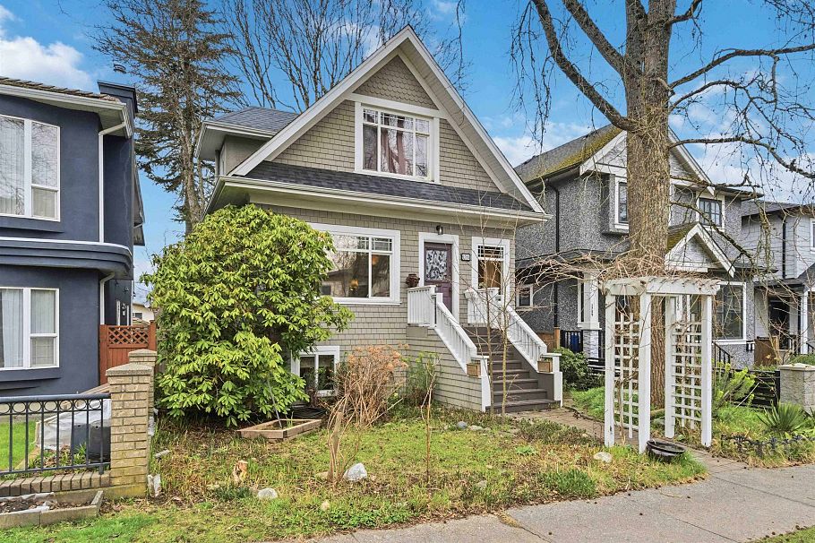 1783 E 37th Avenue Vancouver, BC - 1