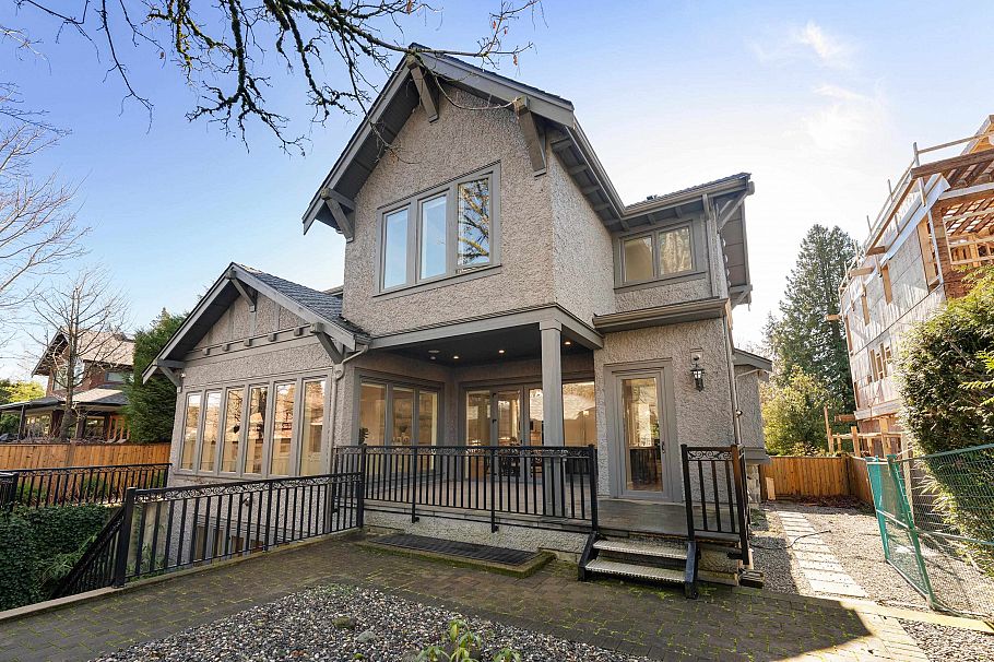 3981 W 35th Avenue Vancouver, BC - 35