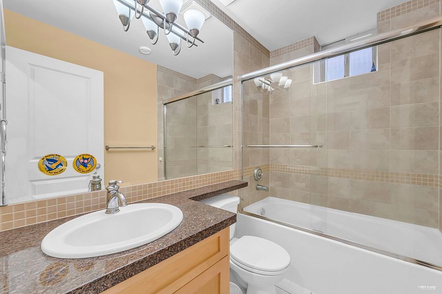 2139 W 22nd Avenue Vancouver, BC - 37