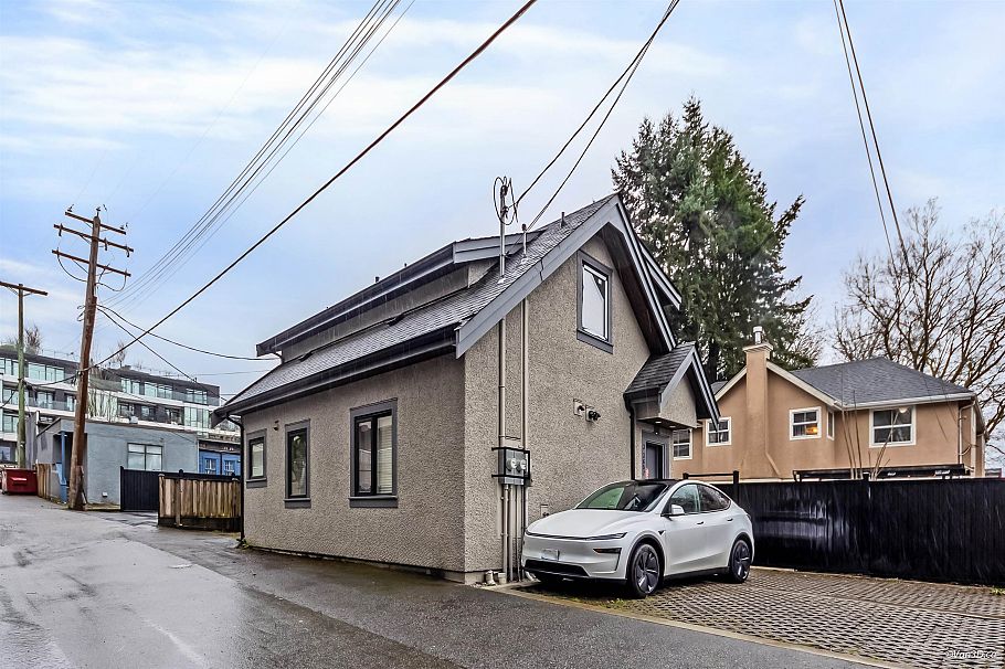 3657 W 29th Avenue Vancouver, BC - 27