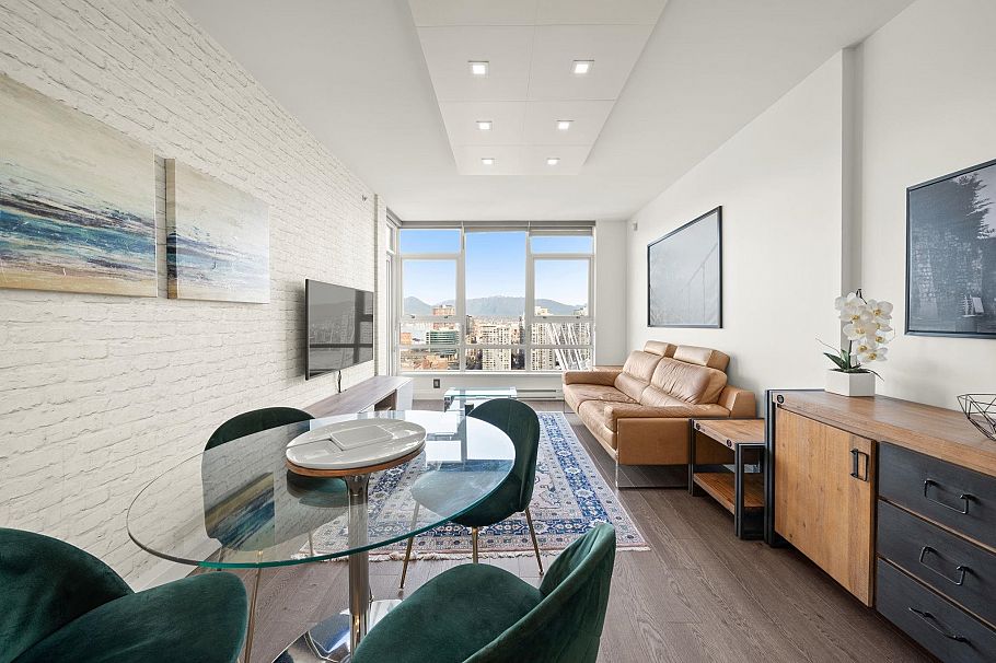 3705 928 Beatty Street Vancouver, BC - 2