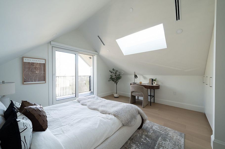 1 864 E 16th Avenue Vancouver, BC - 24