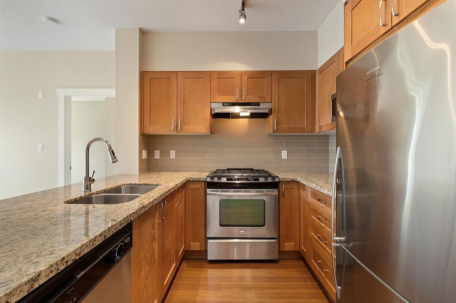 407 1111 E 27 Street North Vancouver, BC - 9