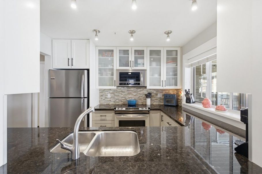 W206 639 W 14th Avenue Vancouver, BC - 11