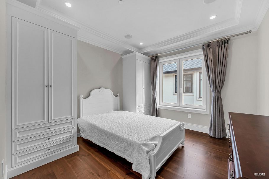 3562 W 34th Avenue Vancouver, BC - 24