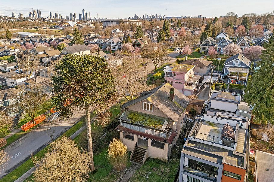 2798 Yale Street Vancouver, BC - 4