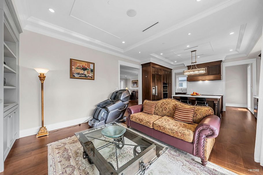 3562 W 34th Avenue Vancouver, BC - 17