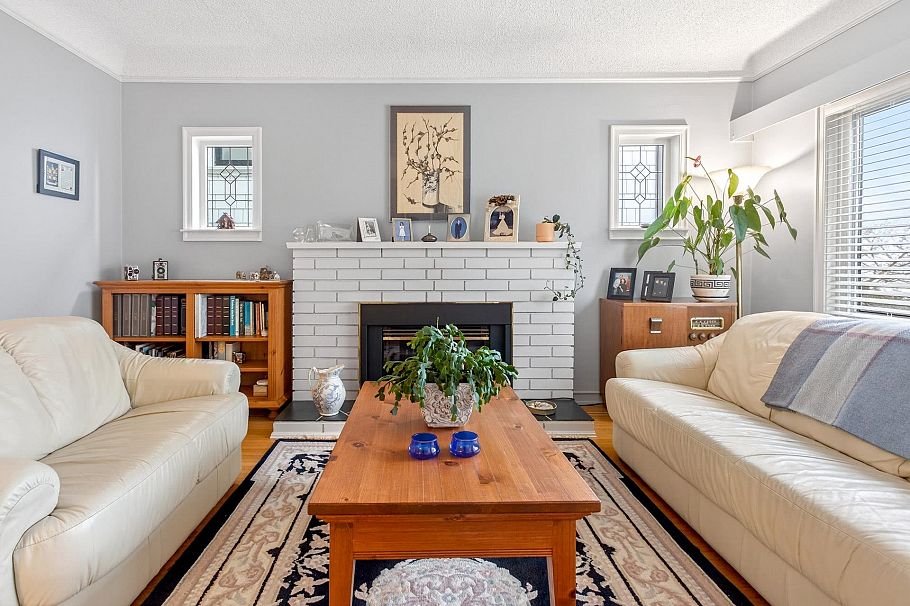 3494 Oxford Street Vancouver, BC - 5