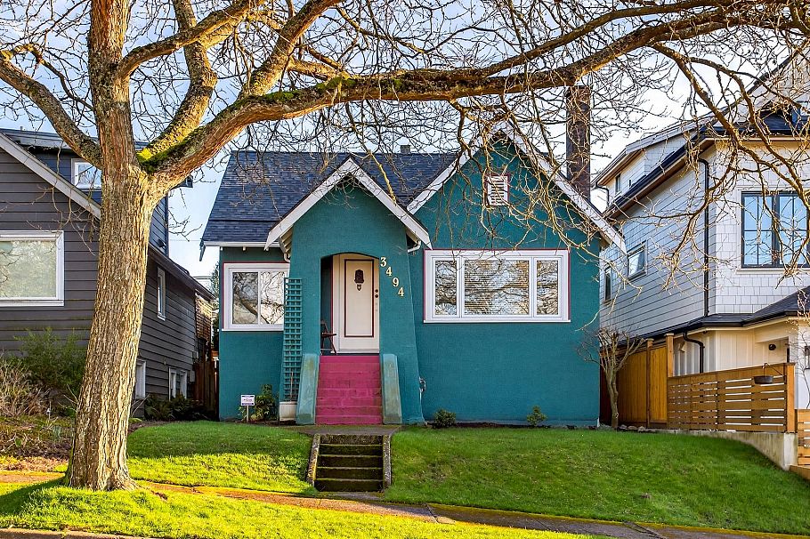 3494 Oxford Street Vancouver, BC - 1