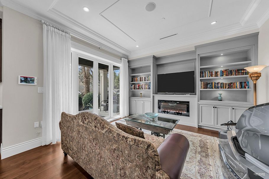 3562 W 34th Avenue Vancouver, BC - 18