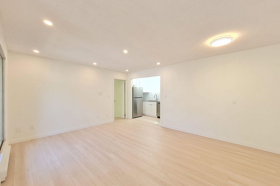 301 8645 Osler Street Vancouver, BC - 6