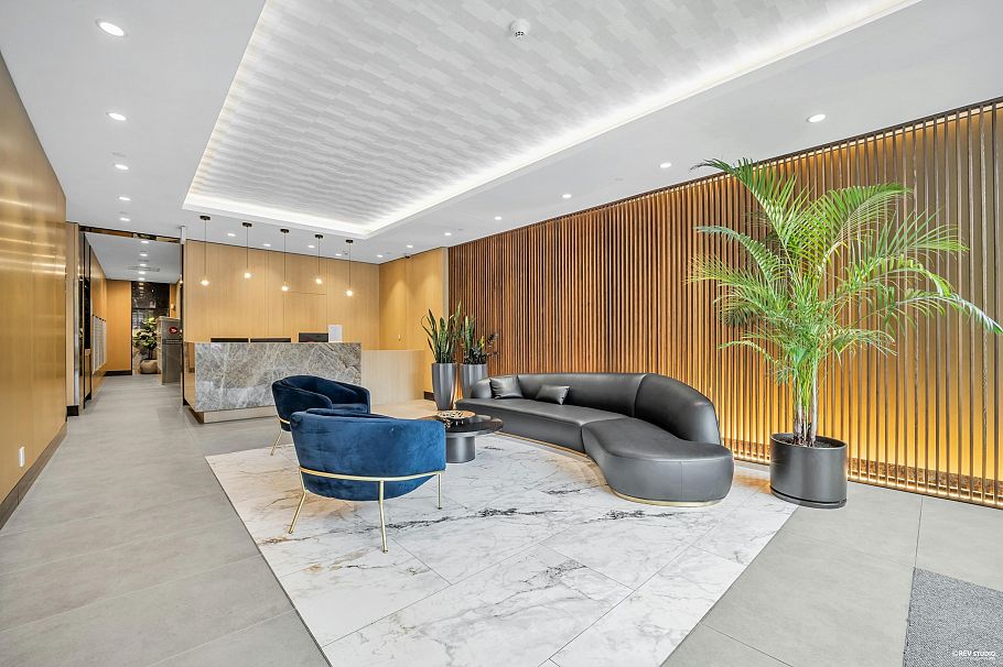 2301 125 E 14th Street North Vancouver, BC - 36