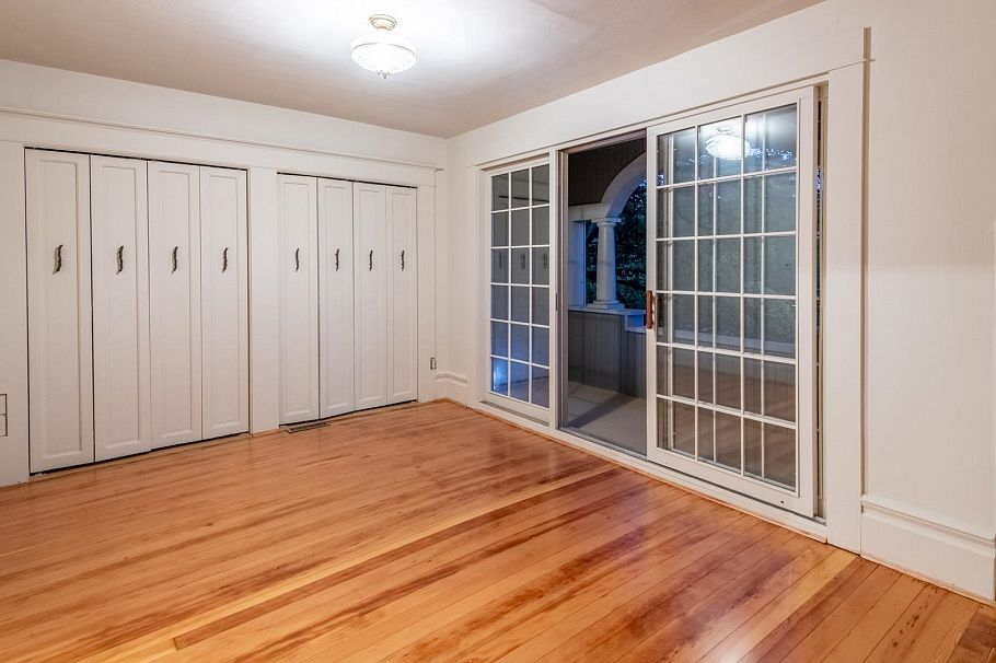 2243 W 5th Avenue Vancouver, BC - 22