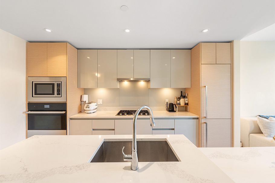 411 3538 Sawmill Crescent Vancouver, BC - 1