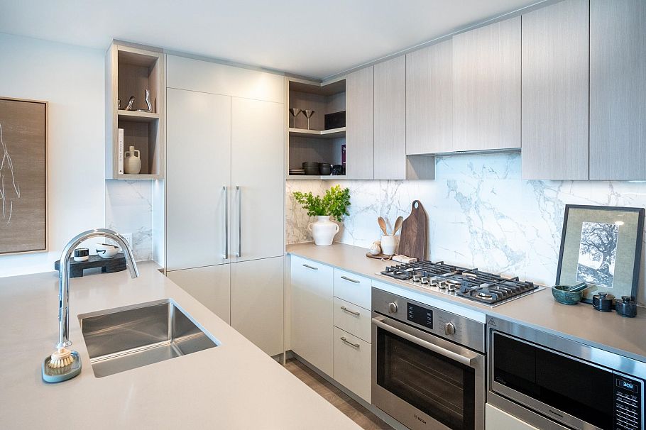 2710 6468 Willingdon Avenue Burnaby, BC - 2