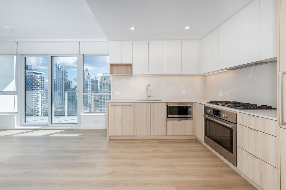 2304 6087 Wilson Avenue Burnaby, BC - 2