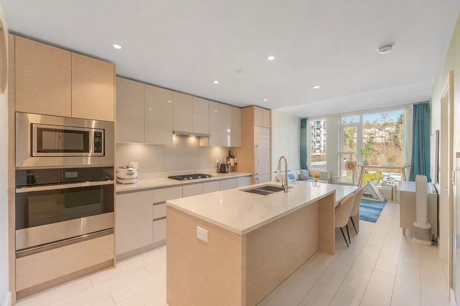 411 3538 Sawmill Crescent Vancouver, BC - 2