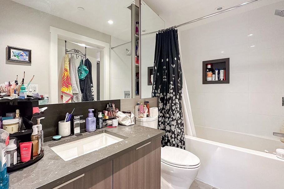 301 3588 Sawmill Crescent Vancouver, BC - 6