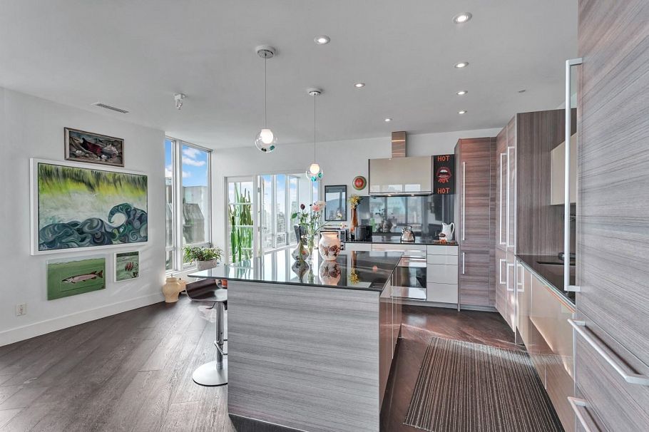 2106 989 Nelson Street Vancouver, BC - 20