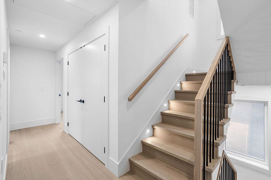 2 3275 Graveley Street Vancouver, BC - 11