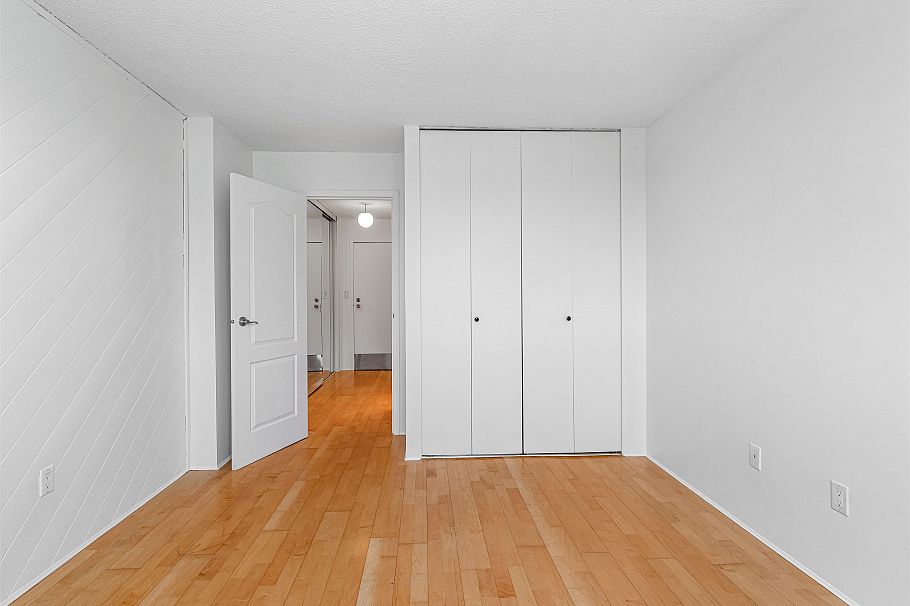 1605 145 St. Georges Avenue North Vancouver, BC - 21