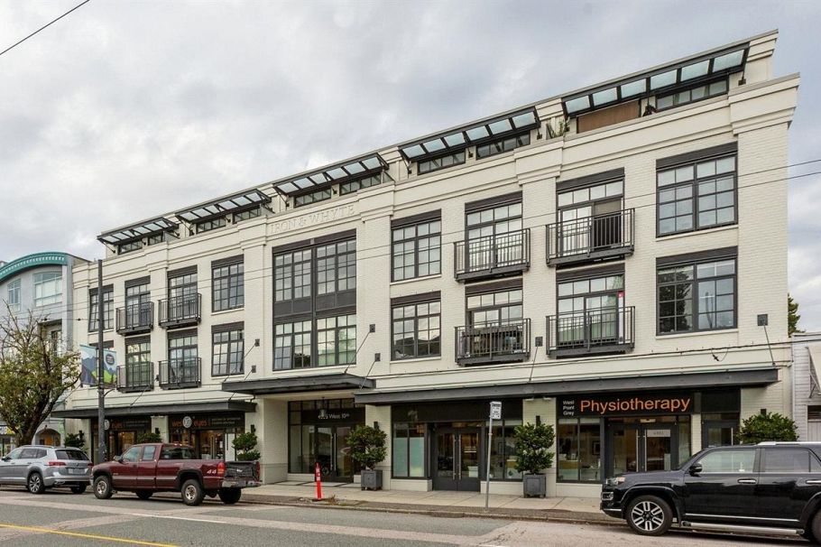 203 4355 W 10th Avenue Vancouver, BC - 1